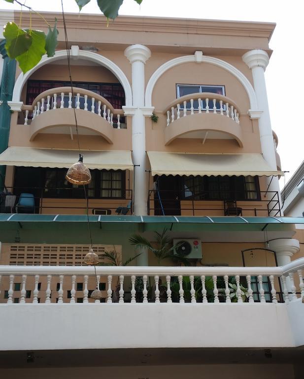 Indogee Apartments Патая Екстериор снимка
