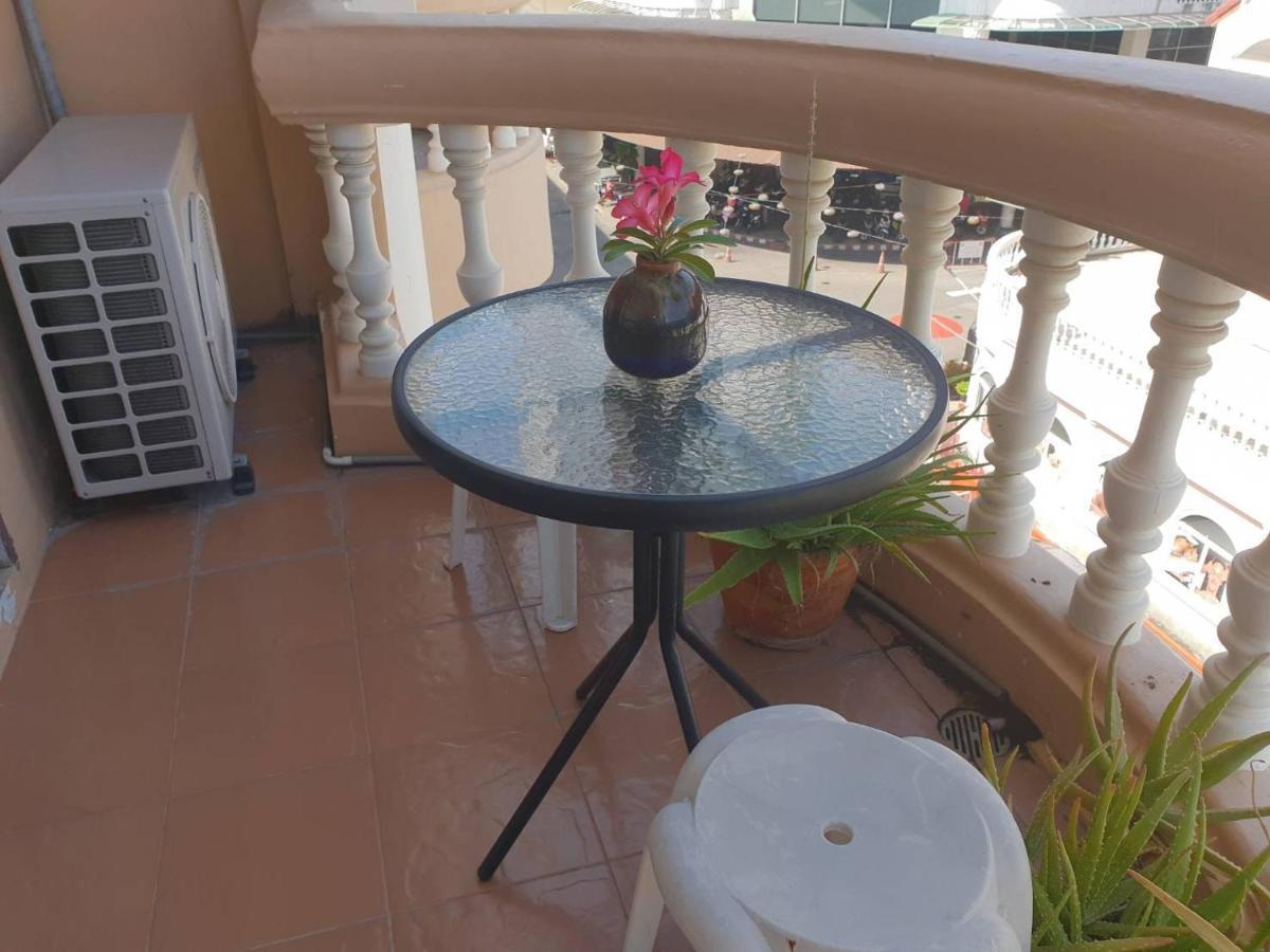 Indogee Apartments Патая Екстериор снимка